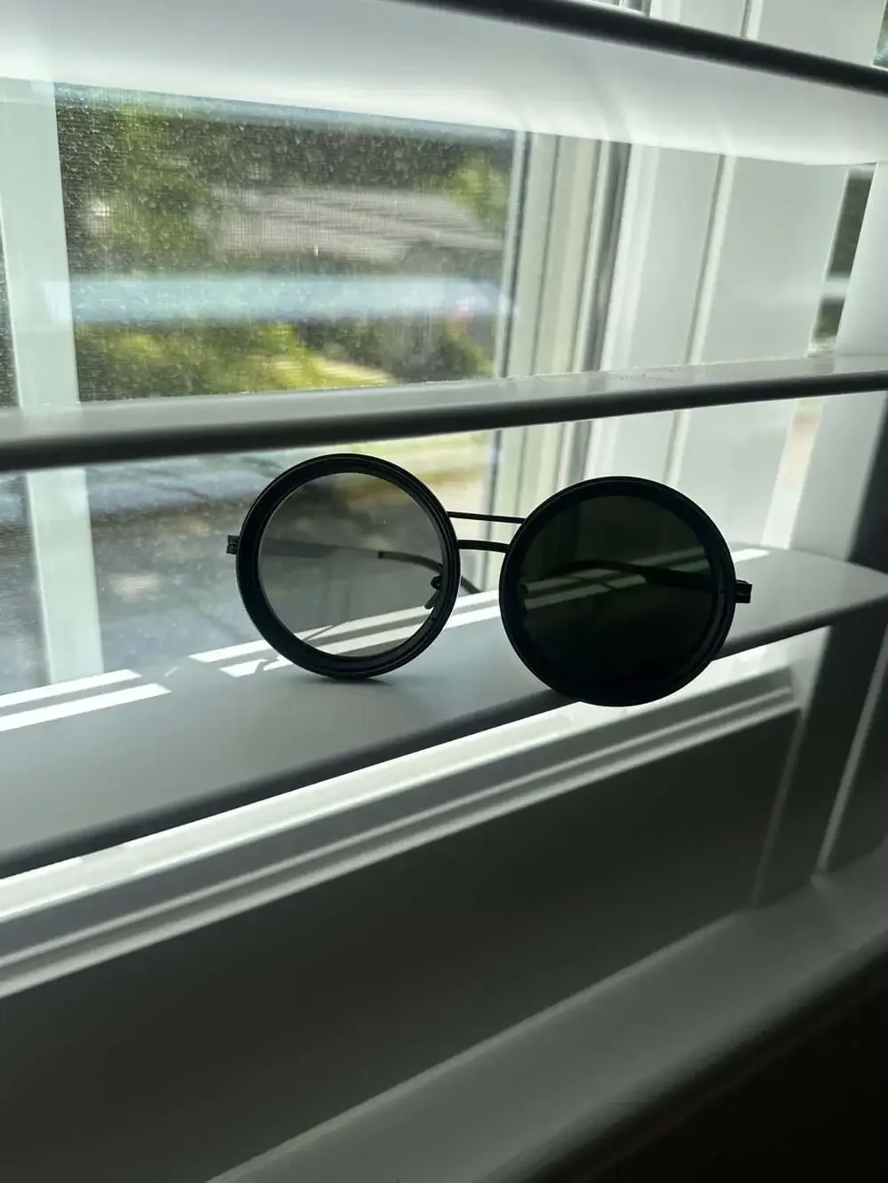 Adjustable Tint Polarized Round Sunglasses Color Changing.